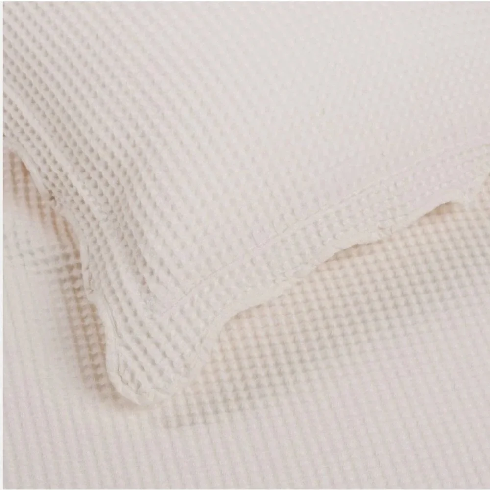Gathre Ivory Scallop Waffle Quilt Set Twin Bedding White Cream Textured Sham